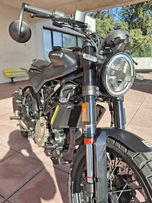 Vendo Husqvarna Svartpilen 125