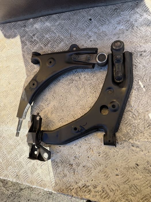 Рычаг передний Киа сефия Kia sephia 95год