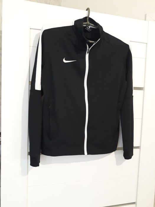 Кофта,куртка,вітровка Nike оригінал 146р