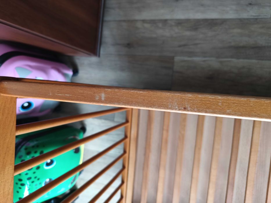 Łóżeczko niemowlęce brązowe