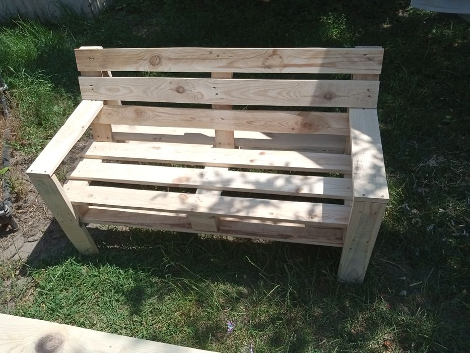 Лавочка з піддонів