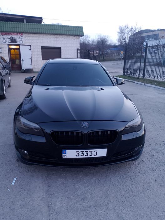 Продам BMW 528i 3 л бензин