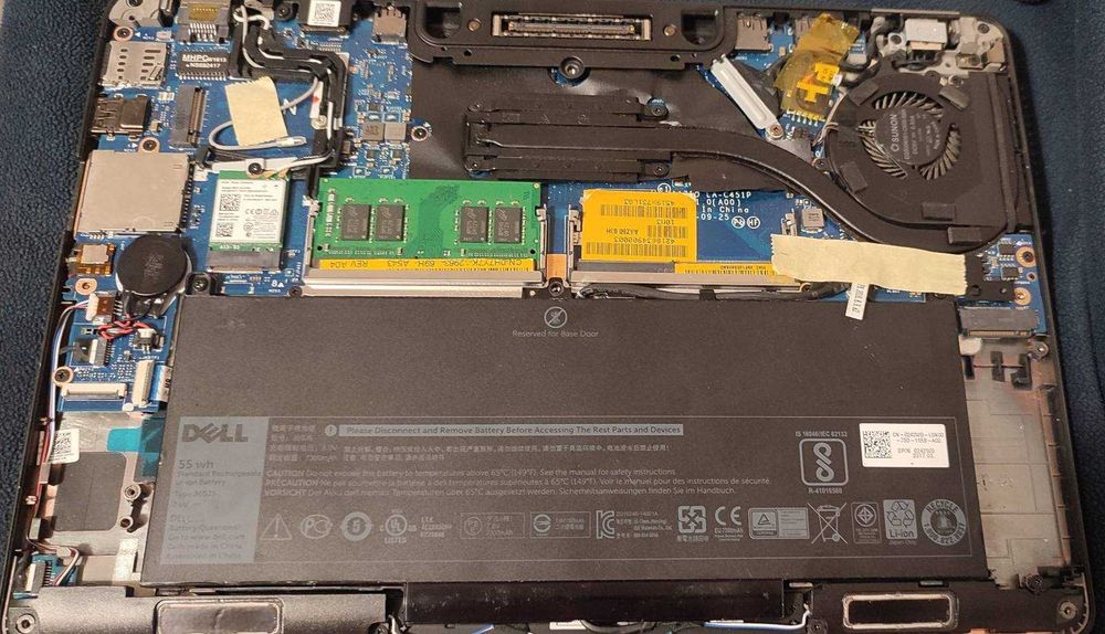 Ноутбук DELL E7270