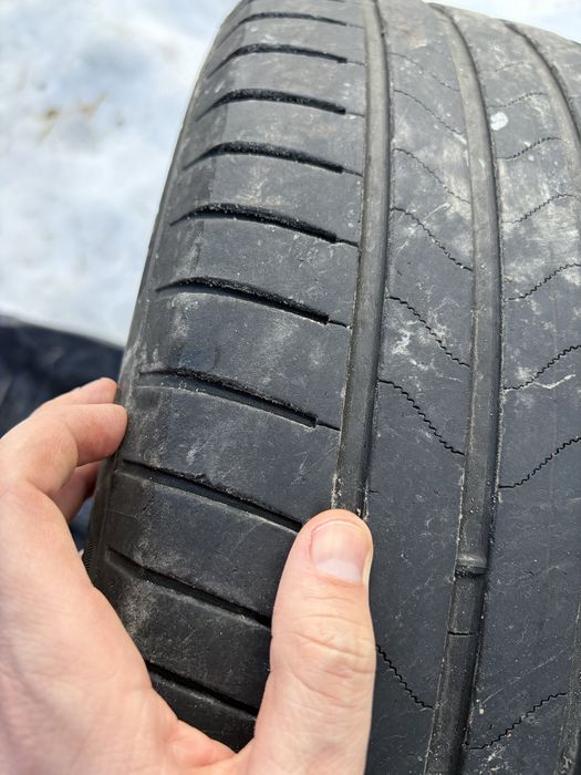 Bridgestone 215/55/17  23рік 2 шт