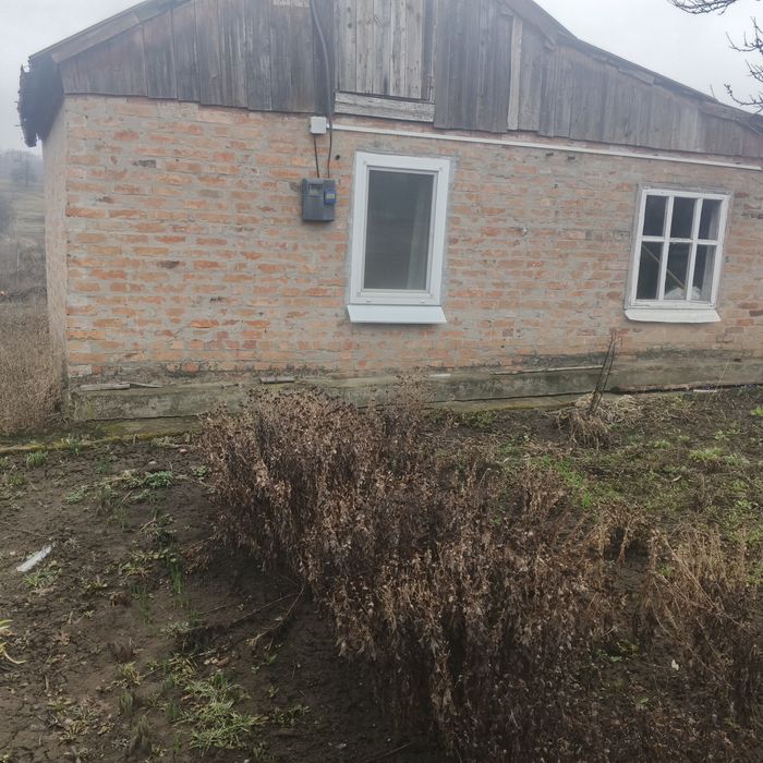 Продаю небольшой домик в живописном р-не с.Озеряни  возле г  Мерефа
