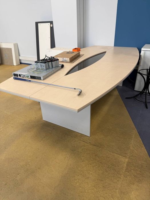 Столы разные лофт письменные большие маленькие директорские угловые с ящиками конференционные