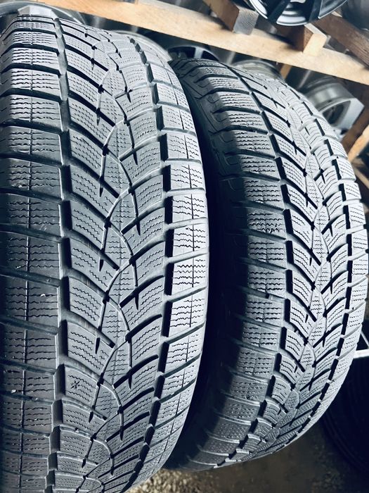 Шини Резина  Зимові 225 65 17 Goodyear Ultra Grip Performance 2шт