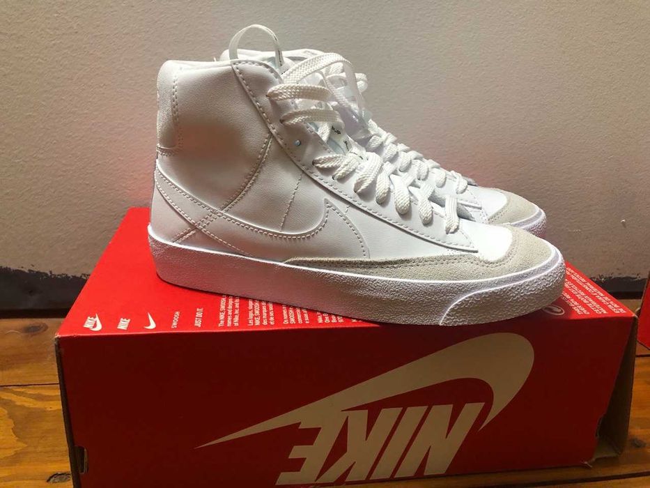 кроссовки женские фирмы Nike