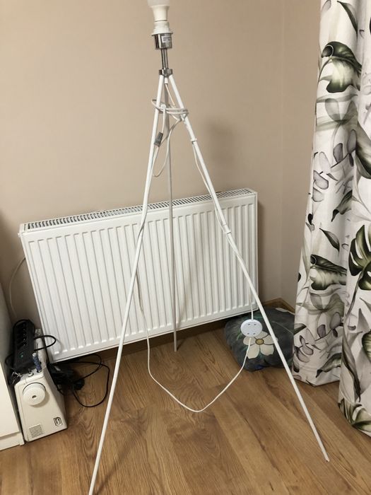Lampa podlogowa stojaca