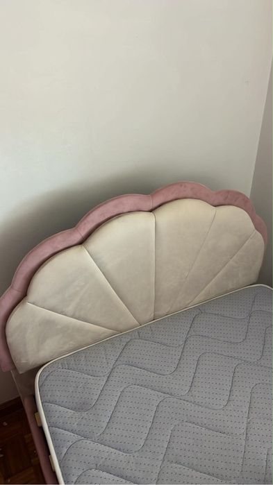 Vendo cama de menina com colchao