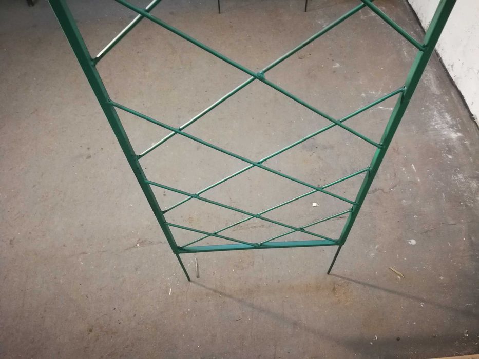 Арка для квітів. Садова арка. Арка для роз