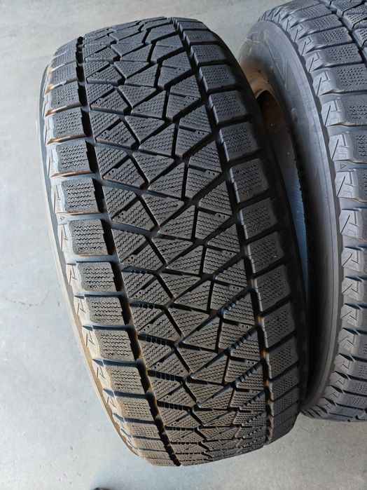 R19 235 55 шини зимові Bridgestone Blizzak DM-V2 арктична липучка Японія