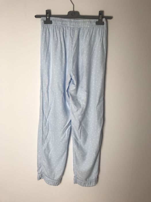 Błękitne spodnie piżamowe w białe kropeczki z wiskozy