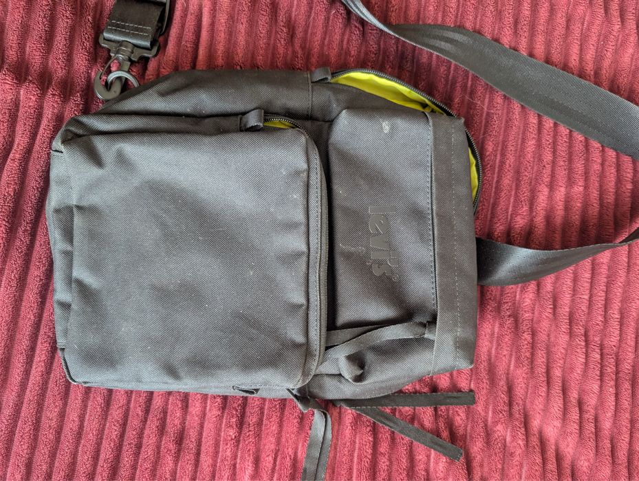 Levi's® Pre-owned Cross body bag - black