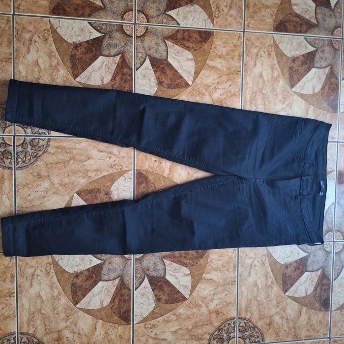 Damskie dżinsy skinny czarne H&M