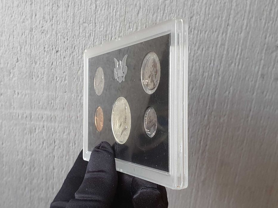 Річний Набір Монет США 1968 року якості Пруф (1968 United States Proof Set) у захисному пластиковому кейсі