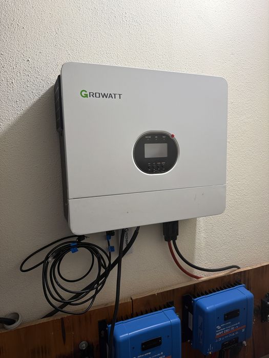 Inversor Carregador Growatt SPF 6000 (6kW) para sistemas Off-Grid