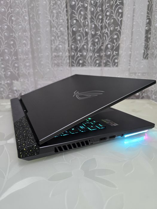 Asus ROG 2K 165Hz/Ryzen 7 6800H/SSD:1TB/RTX 3060 140W/DDR5:16GB