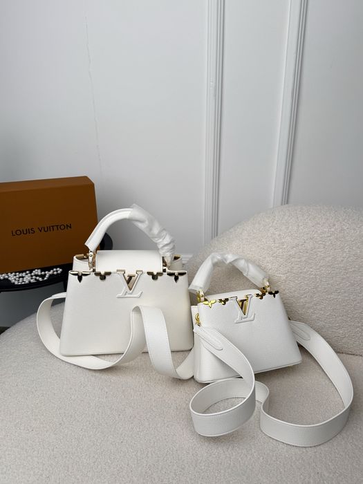 Сумка Louis Vuitton Capucines White