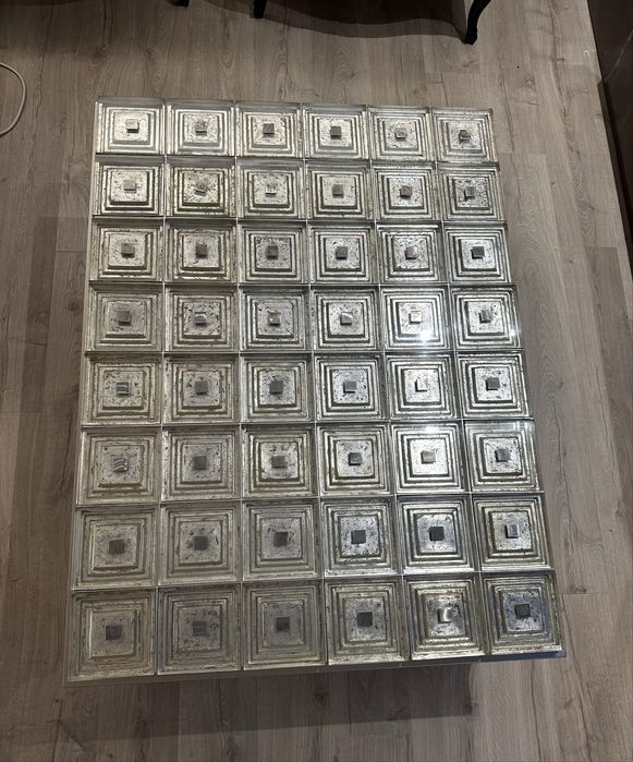 Mesa de centro em vidro quadrado