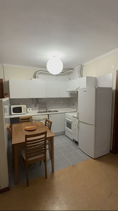 Quarto cama casal+ beliche em Penha de França (Lisboa)