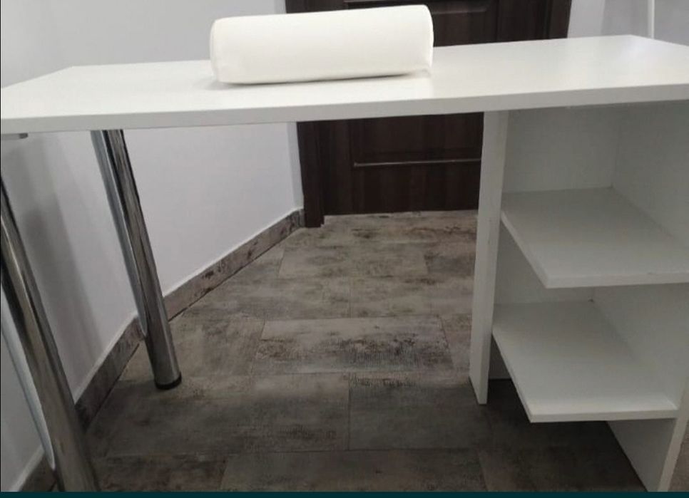 Stolik do manicure biurko kosmetyczne