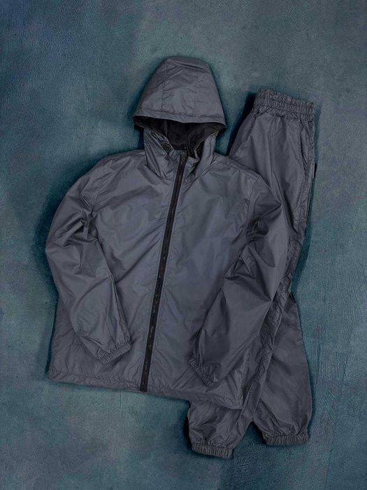 Мужской спортивный костюм весна осень из плащевки с капюшоном серый