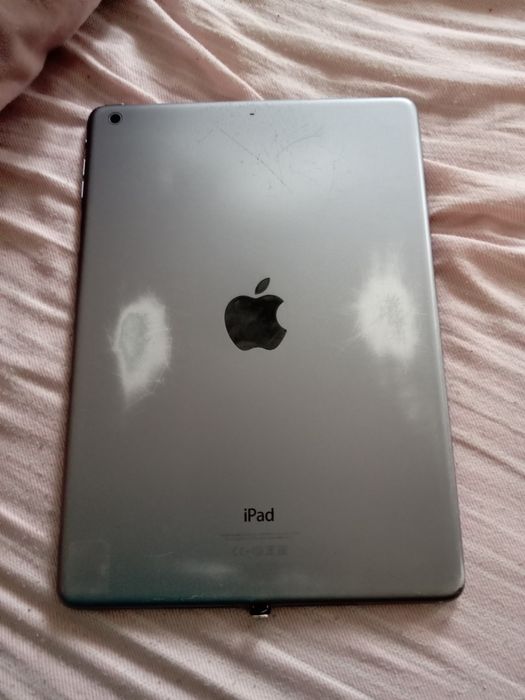 iPad Air - 16Gb Space Gray A1474

Без блокувань, джейлбрейків та ін. i