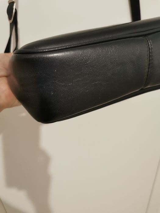 Mala azul a tiracolo