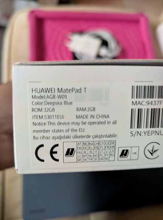 Huawei MatePad T10 com duas capas incluídas