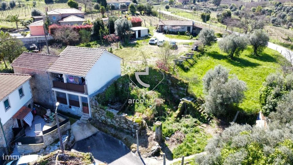 Vende-se Ruína com potencial para restauro em Gondufe - Ponte de Lima