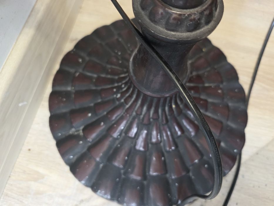 Duża lampa podłogowa Tiffany – piękny witraż kwiatowy, stabilna