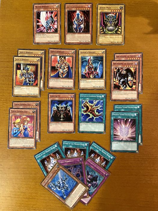 Conjunto de cartas Yu-Gi-Oh! Duelist Pack: Battle City + Oferta