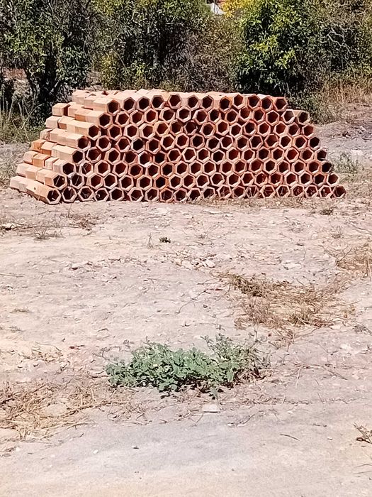 Tijolos Telhas de Garrafeira