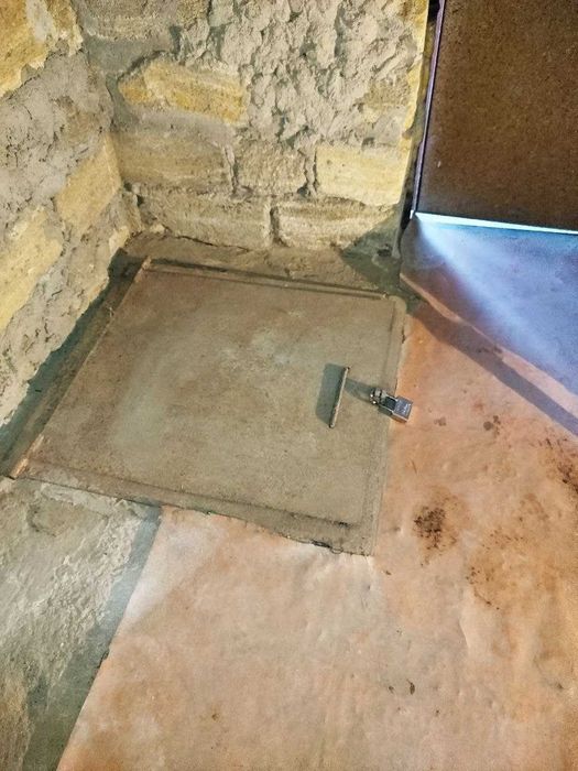 Продам капітальну дачу зимового типу.