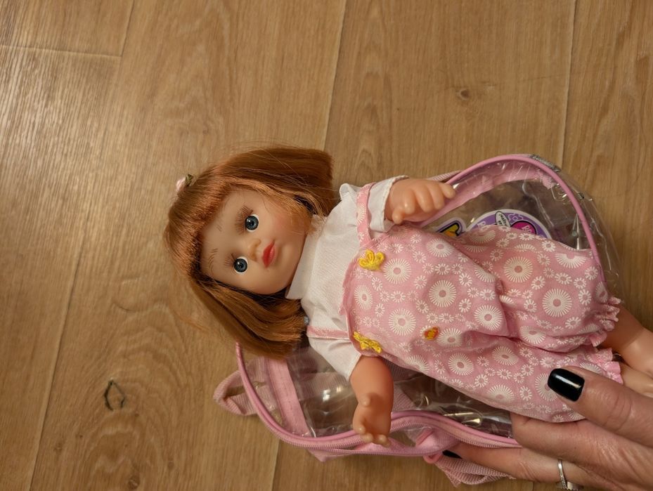 Кукла лялька на батарейках