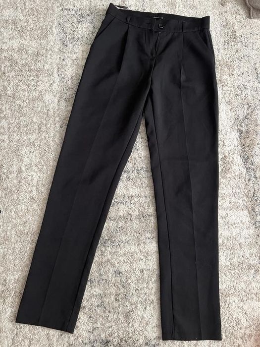 Жіночі чорні брюки