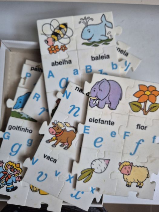 Puzzle infantil para aprender o abecedário