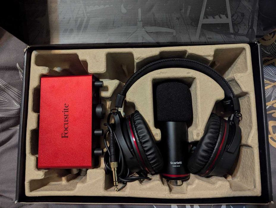 Focusrite Scarlett Solo Studio 4th Gen Focusrite Scarlett 2i2 Studio 4th