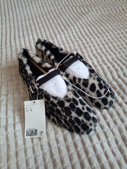 H&M.      балетки