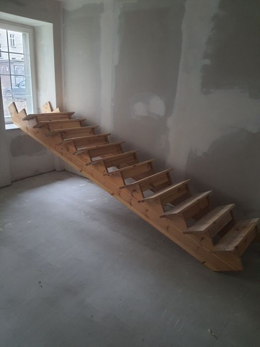 Schody drewniane  14 stopni