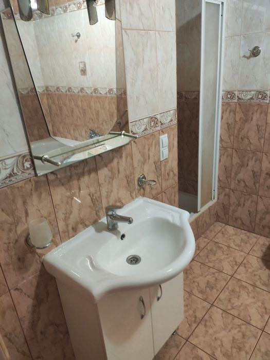 Оренда н/особняку в самому Центрі з гаражем,подвір'я,є все необхідне