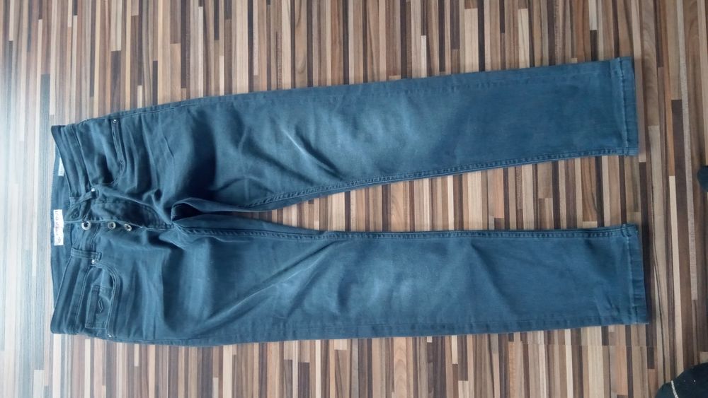 Spodnie firmowe KEEP OUT L