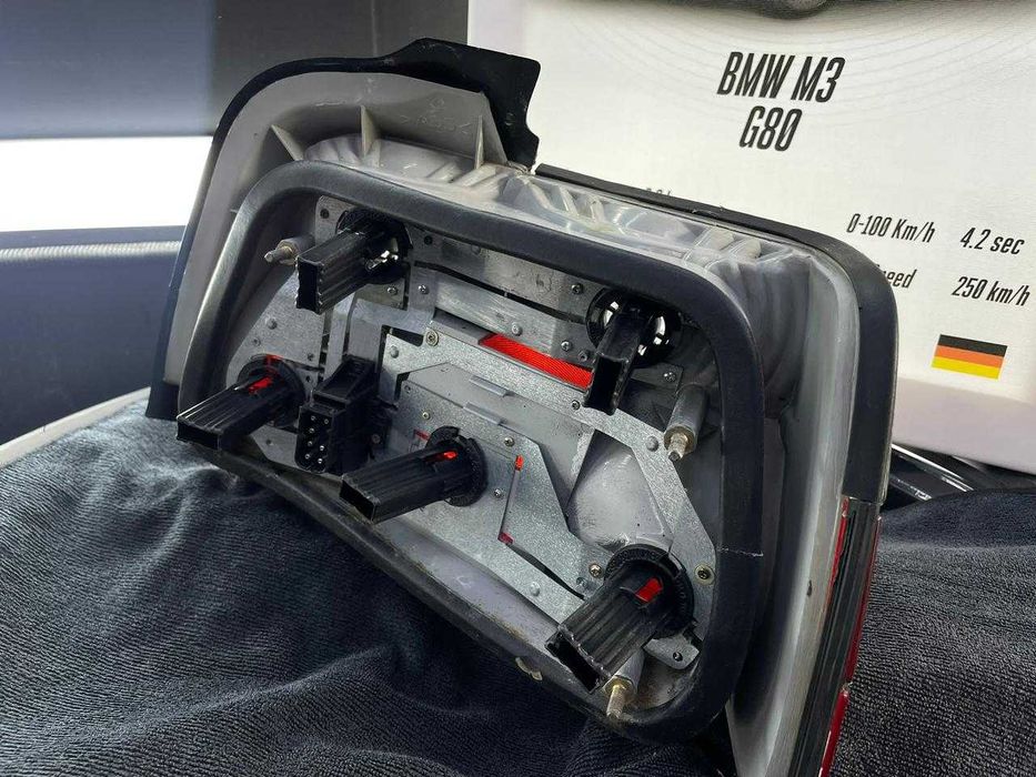 Продам оригинальный М фонарь  BMW E36