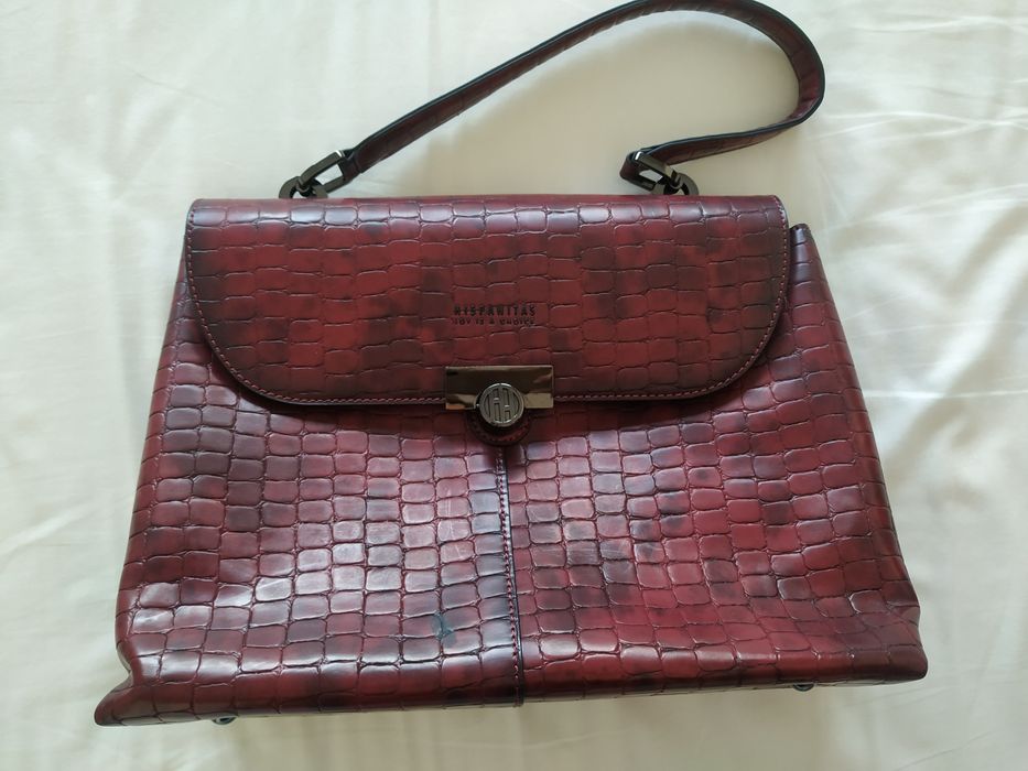 Mala Hispanitas em couro