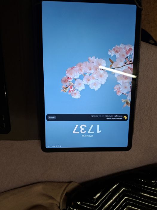 Tablet azul fusco