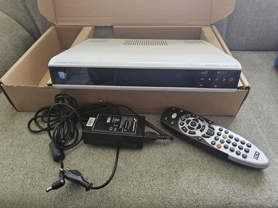 Tuner STB satelitarny nBOX ITI-5800S pilot zasilacz karton zestaw 100% sprawny