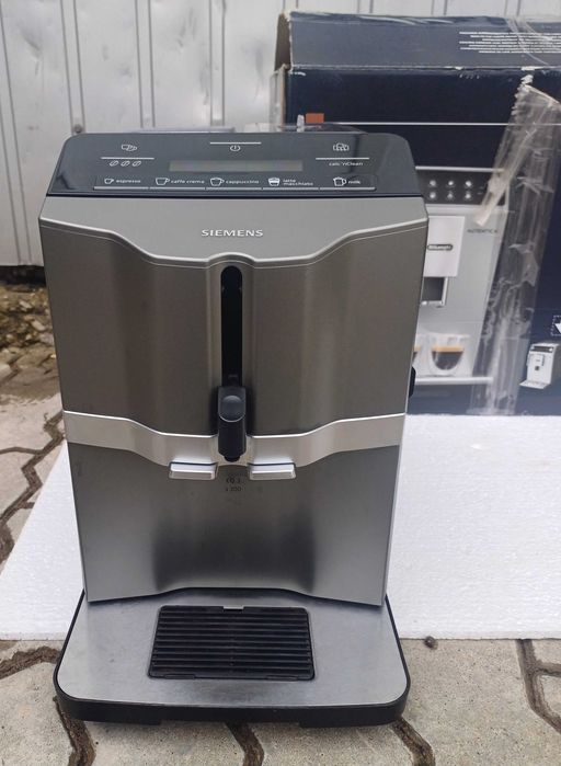 Автоматична кавомашина SIEMENS TI353201RW сенсорна з текстовим меню