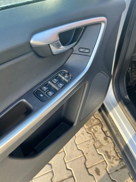 Автомобіль Вольво Volvo XC60 2010