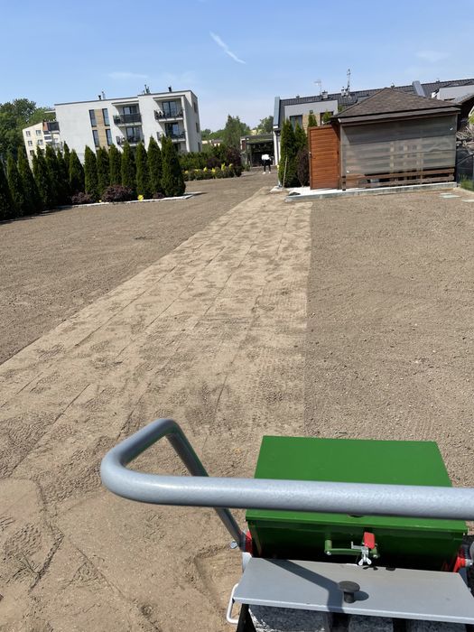 Siewnik do trawy Sembdner, mechaniczny siewnik WYNAJEM usługa